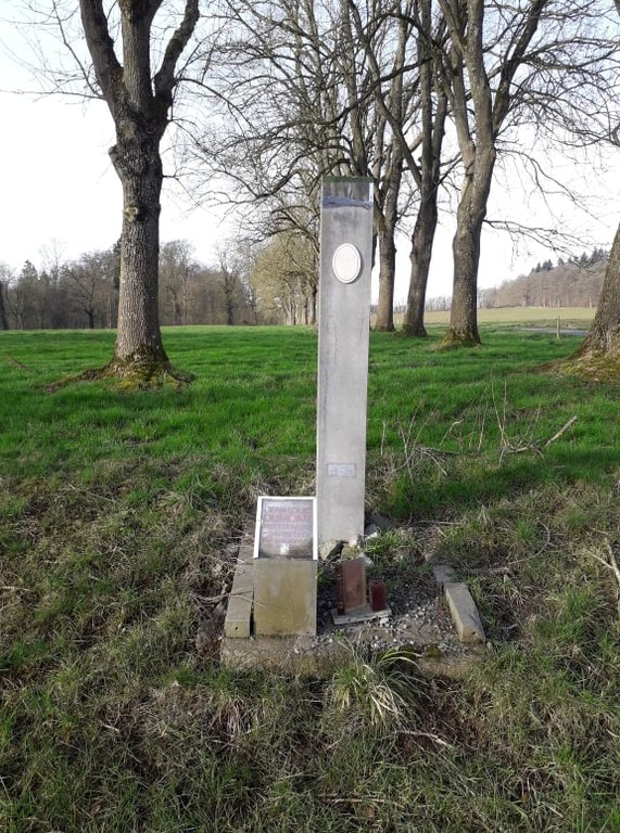 11.2 - Monument DUMONT - Natoye