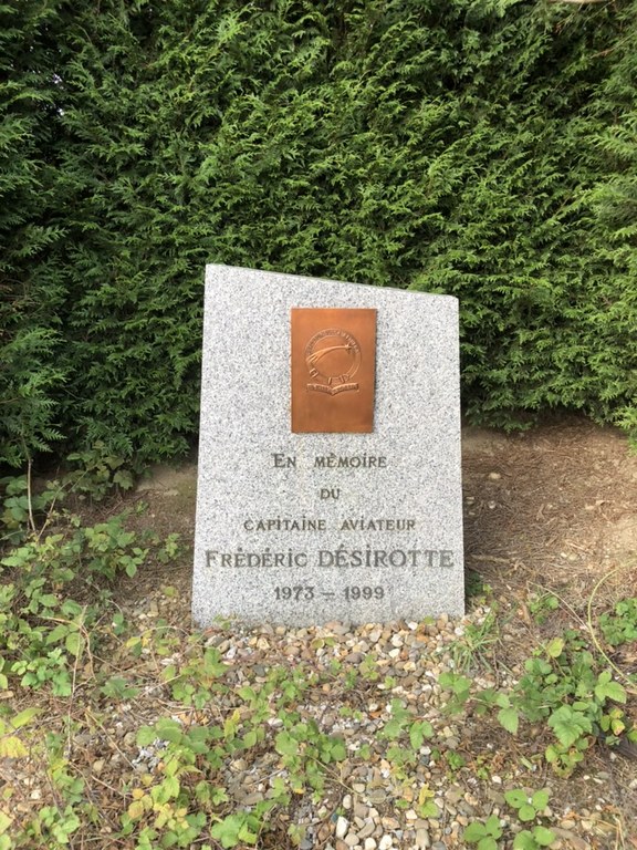 11.2 - Monument pour un pilote F-16 - Achet (Monin)