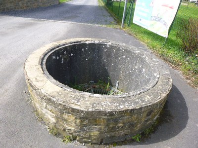 01.4 - Ancien puits (école de Schaltin) - Schaltin